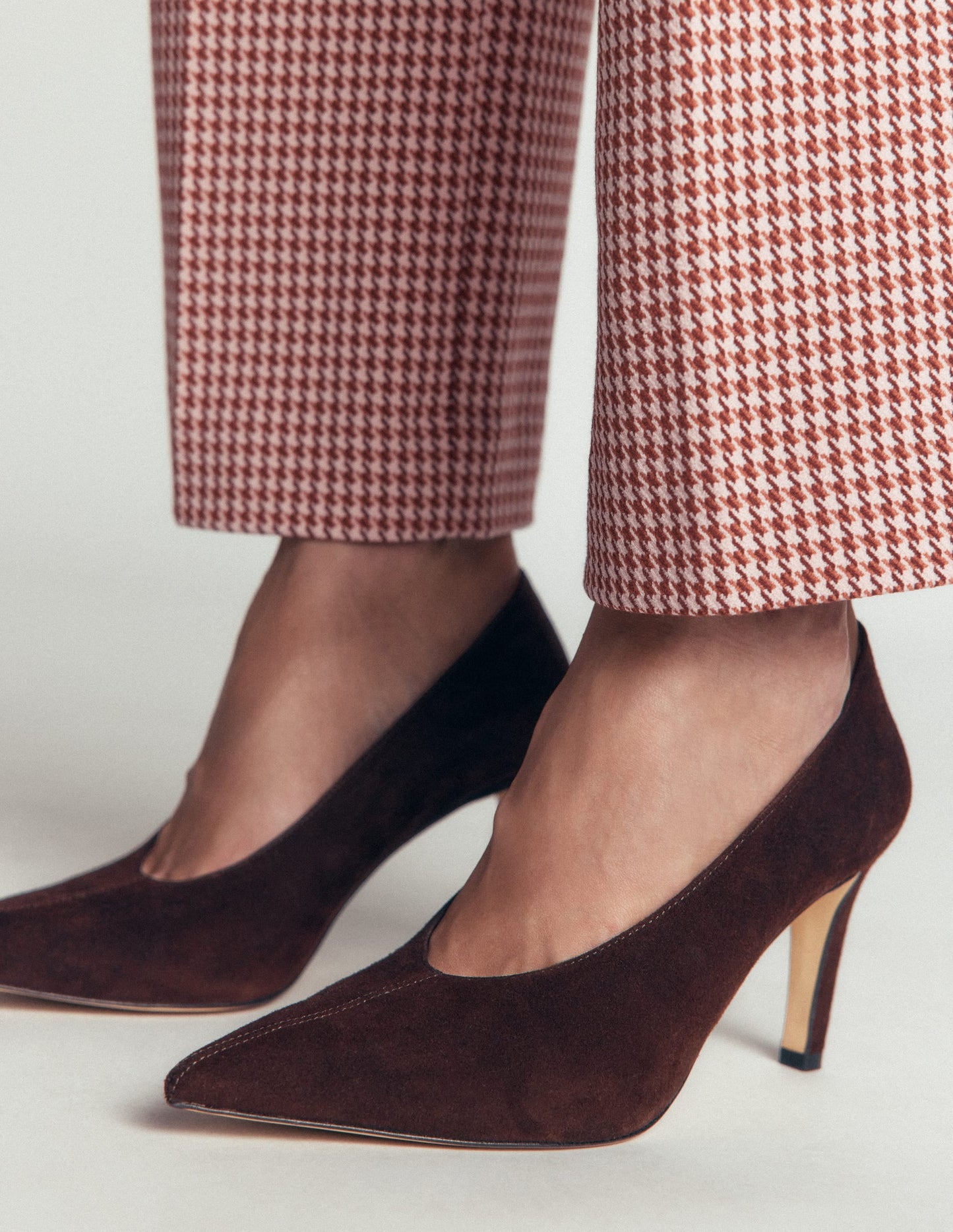 Pointed Court Shoes-Chocolate