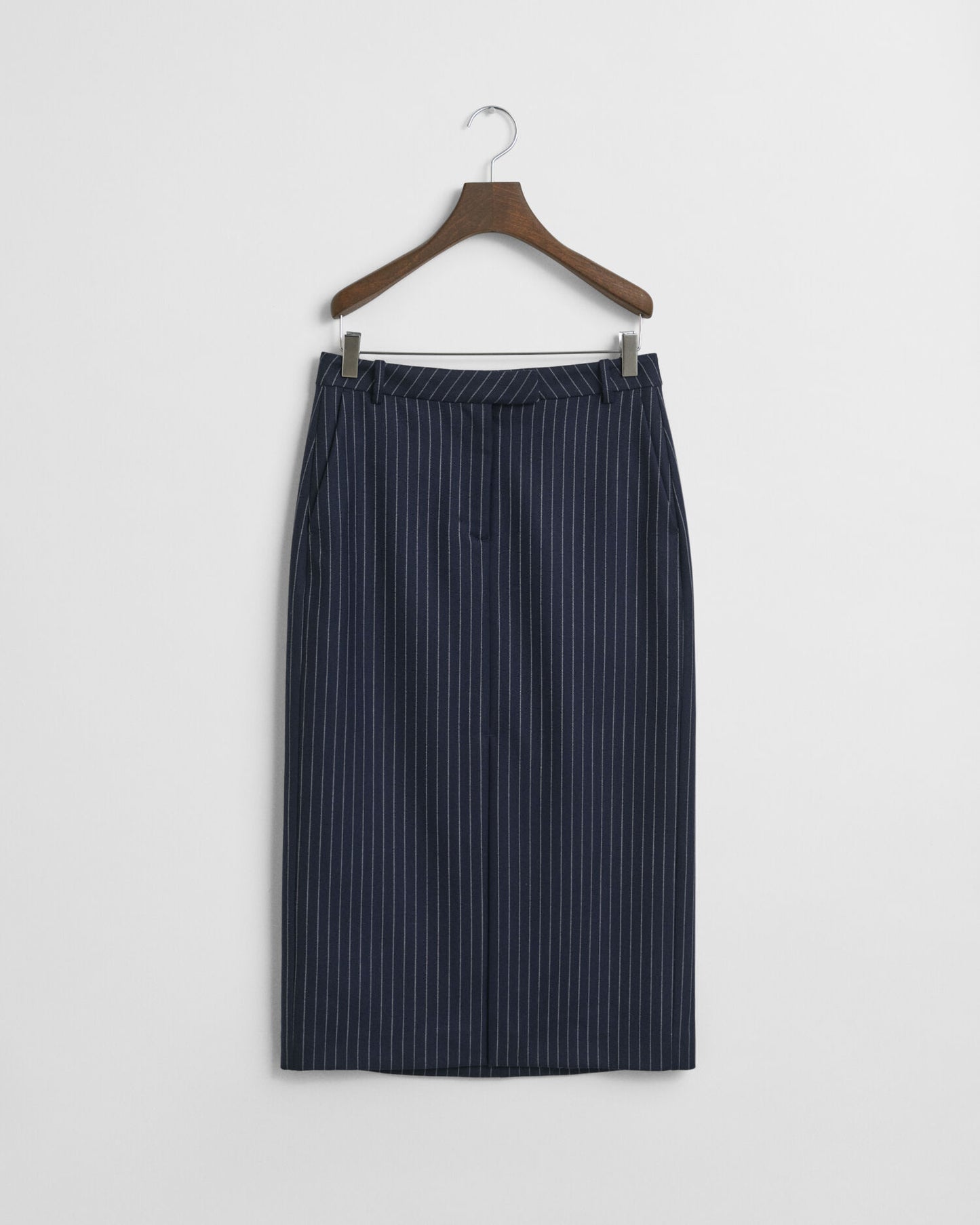 Jupe midi à fines rayures