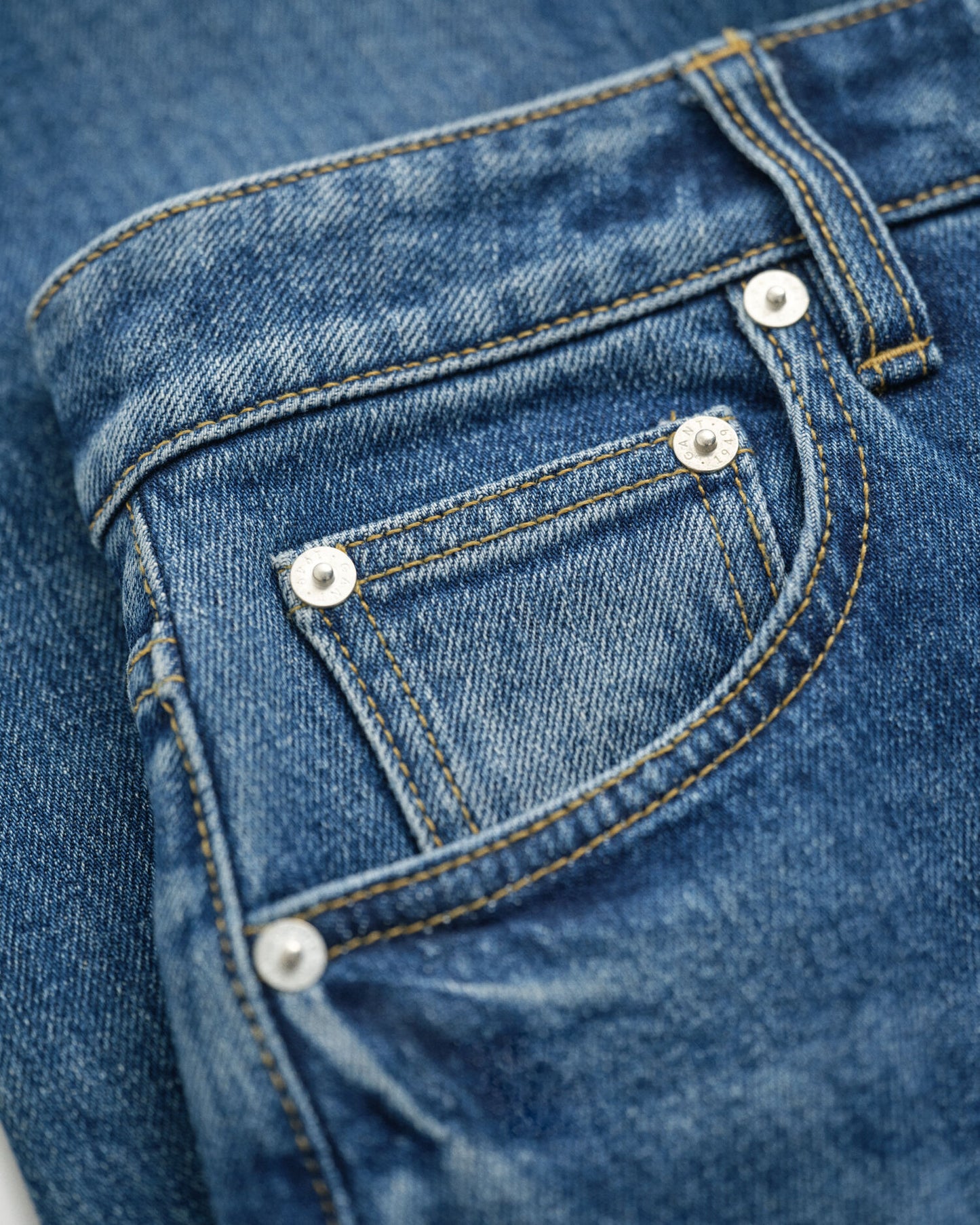 Cropped Straight Leg Stretch-Jeans