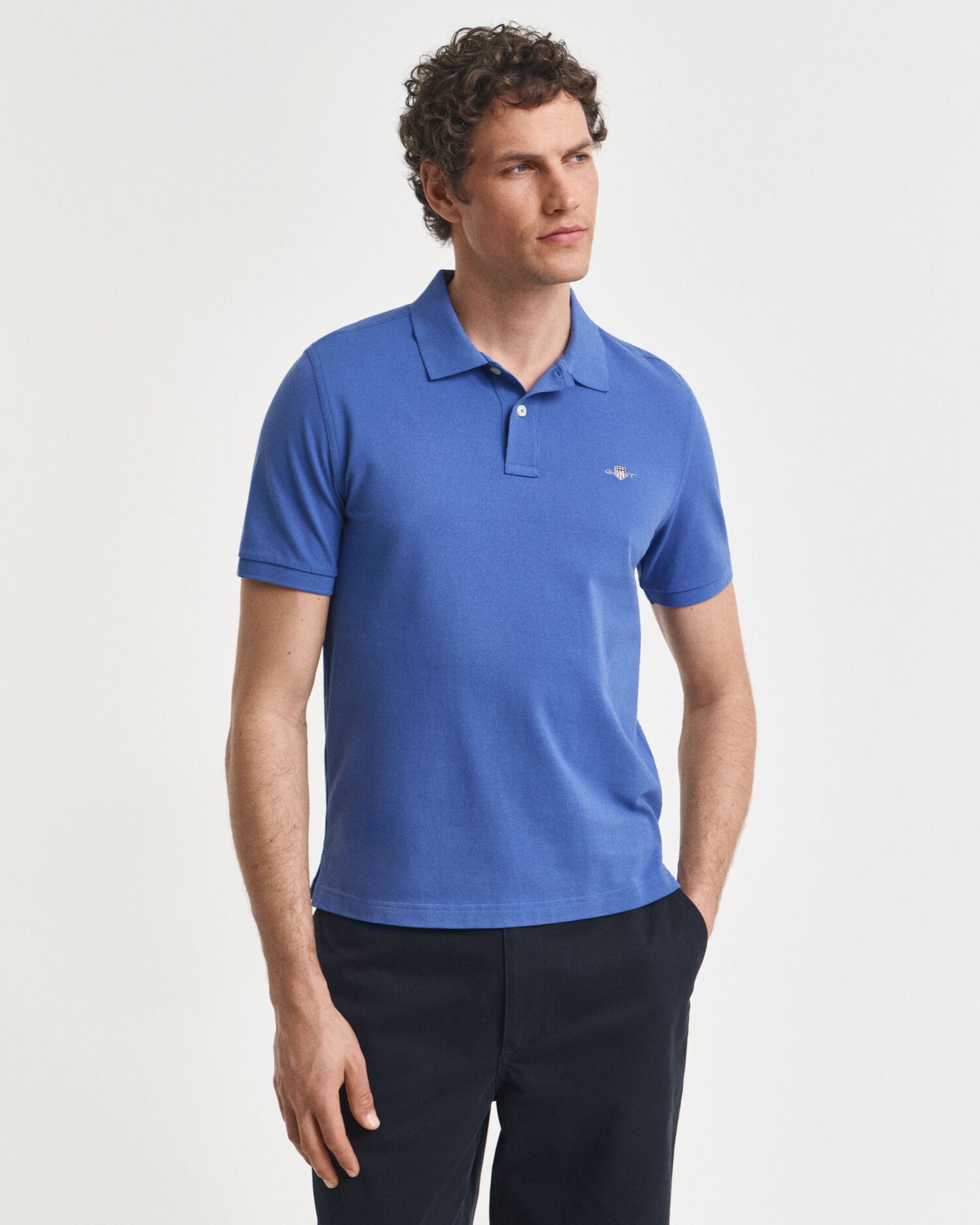 Polo en piqué à coupe regular avec écusson