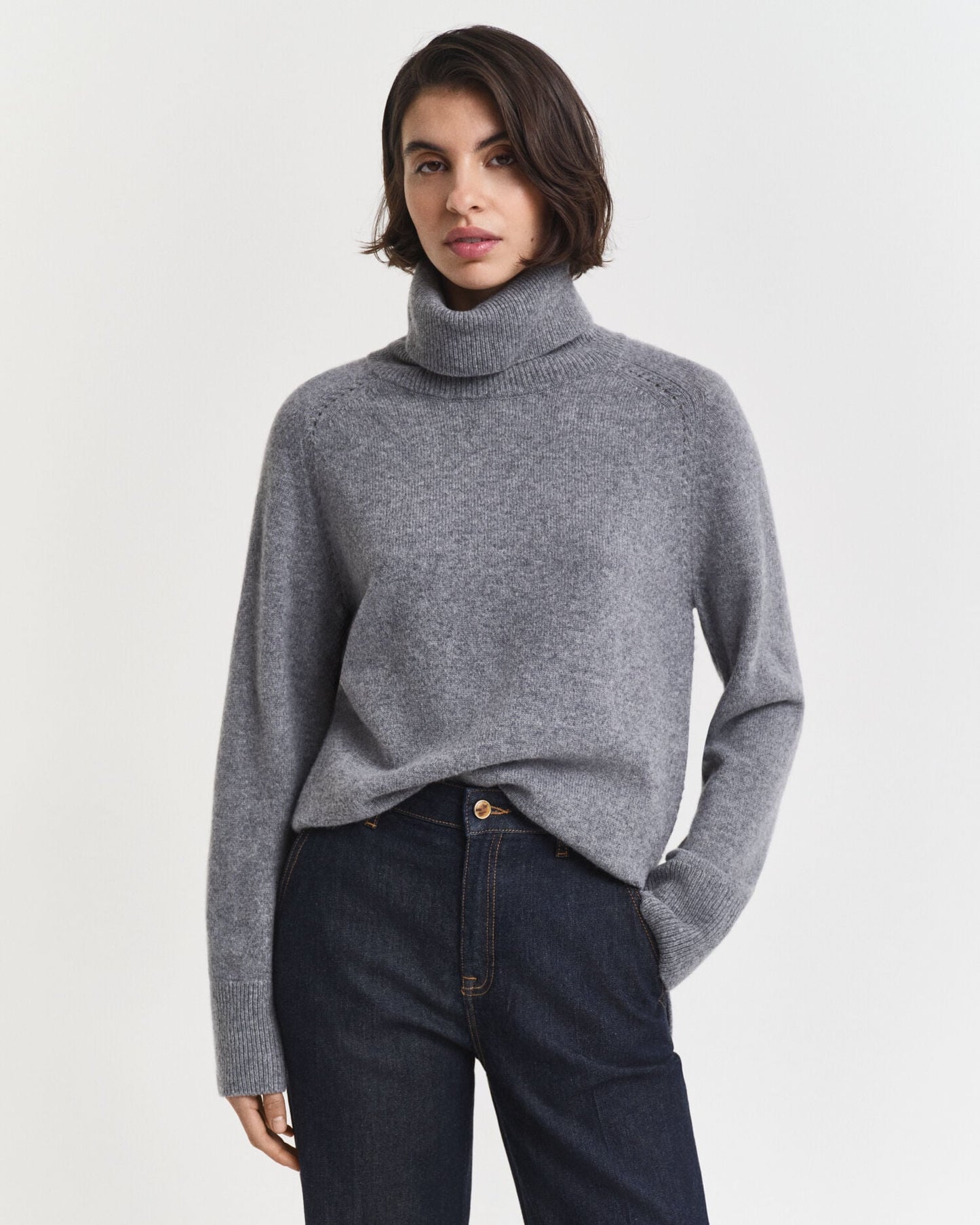 Pull col roulé doux en laine et cachemire mélangés