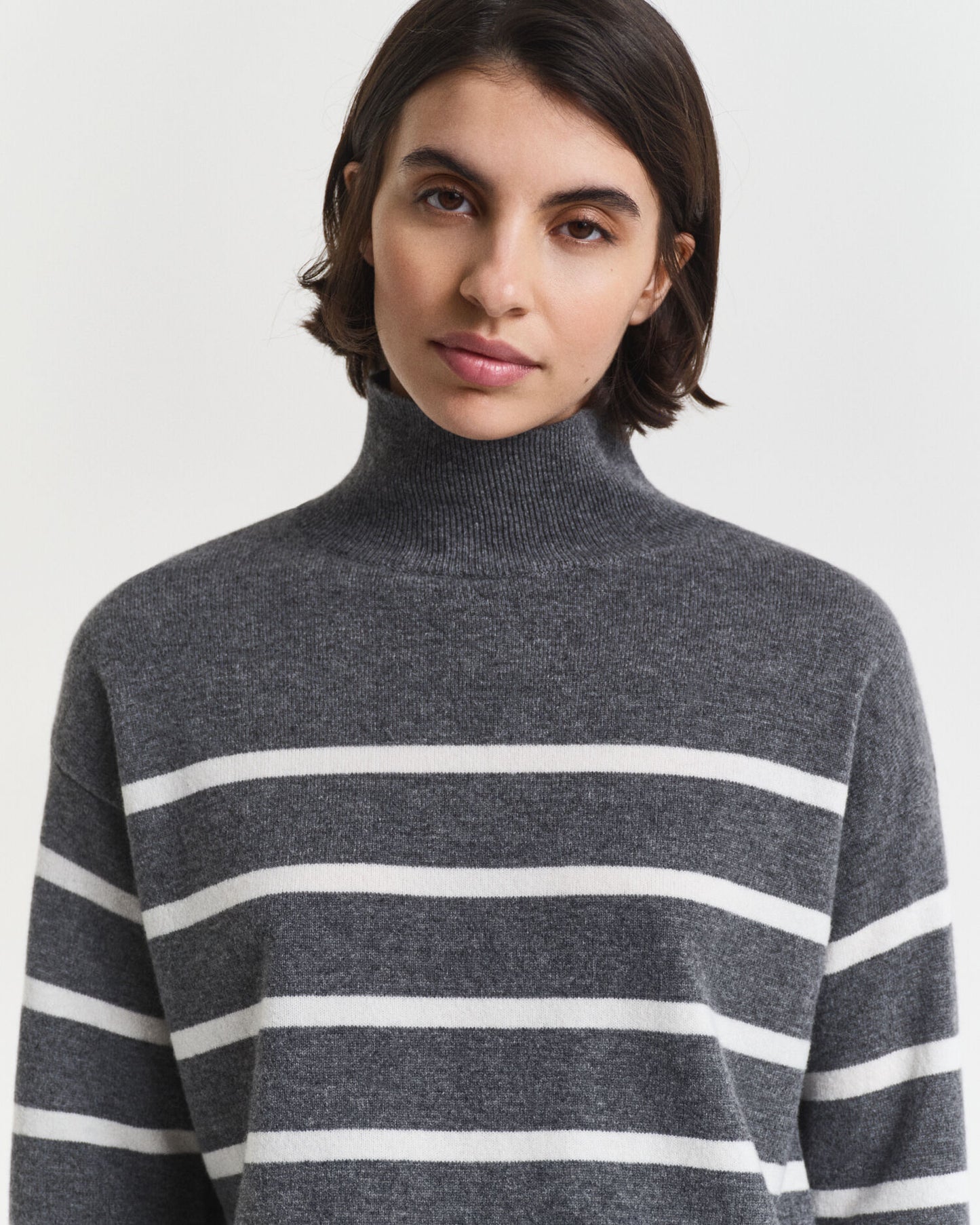Pull col roulé en lambswool superfine à rayures