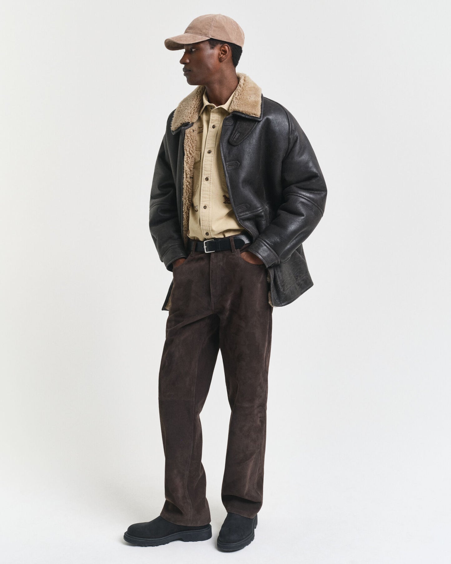 Leger geschnittenes Twill-Hemd mit Stickerei